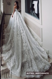 Свадебное платье  Антуанетта Пышное, Со шлейфом, Кружевные
